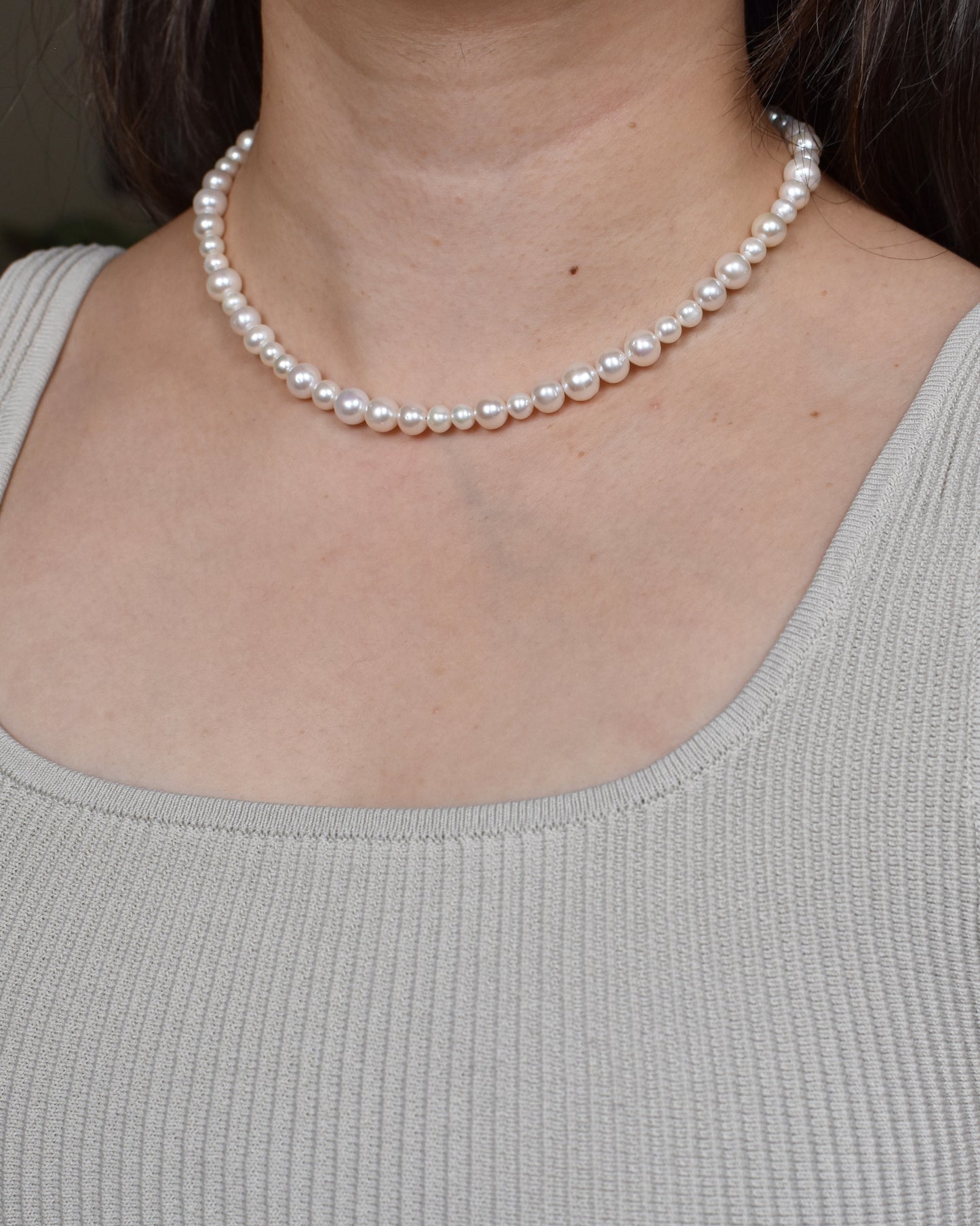 Mixed Size Pearl Necklace