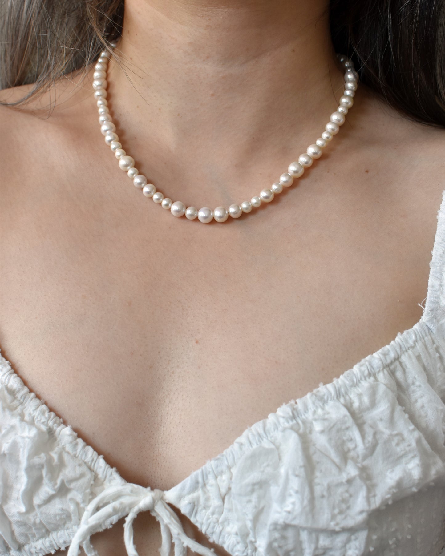 Mixed Size Pearl Necklace